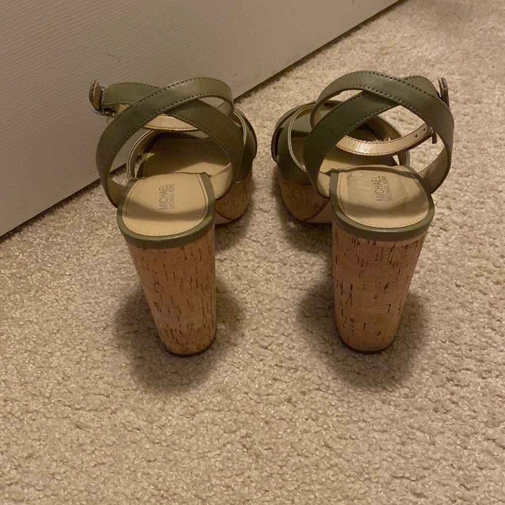 Michael Kors platform heels - Picture 4 of 6